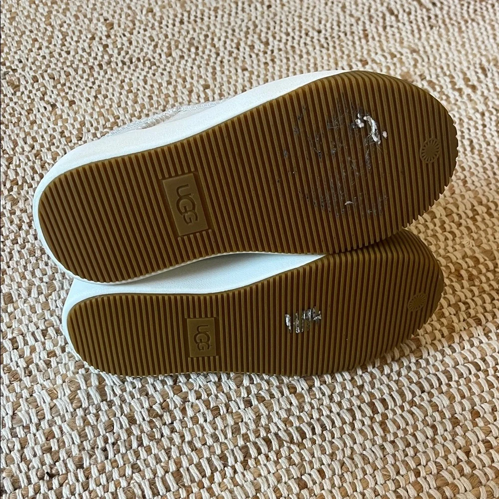 UGG Beige and White Casual Sneakers - Picture 3 of 6